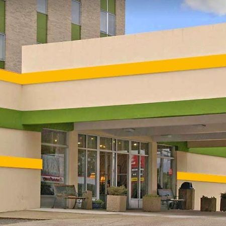 Elkins Inn And Suites ภายนอก รูปภาพ